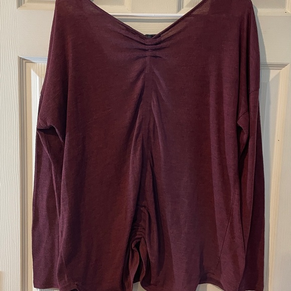 Miss Me Size Medium Deep Red Long Sleeve Top - Picture 8 of 12